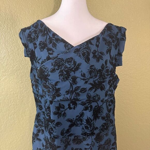 Lady De Couture Women's 3X Rosette Sheath Pin Up Dress Blue Black Floral Midi - Picture 2 of 6